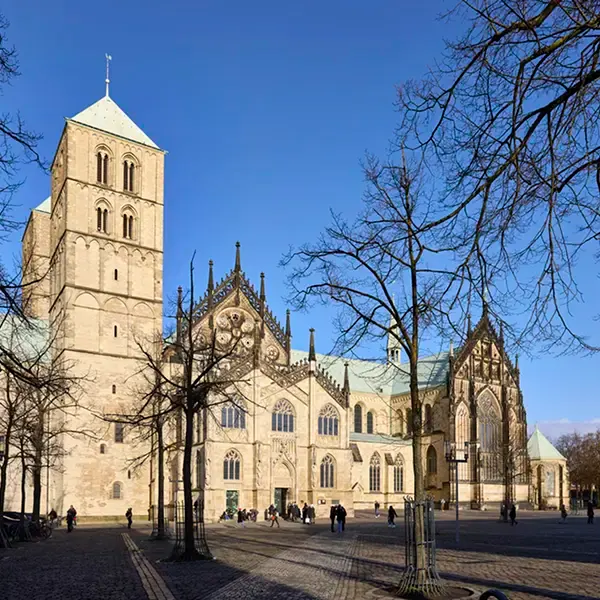 Luminescence: an immersive visual spectacle through time Münster